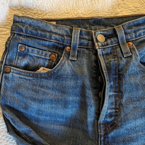Levi's classic blue 501s - W24/L28 - Picture 2 of 4